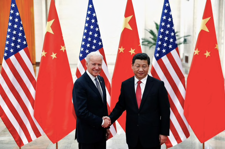 Ông Joe Biden và ông Tập Cận Bình trong cuộc gặp hồi năm 2013. (Ảnh: Reuters)