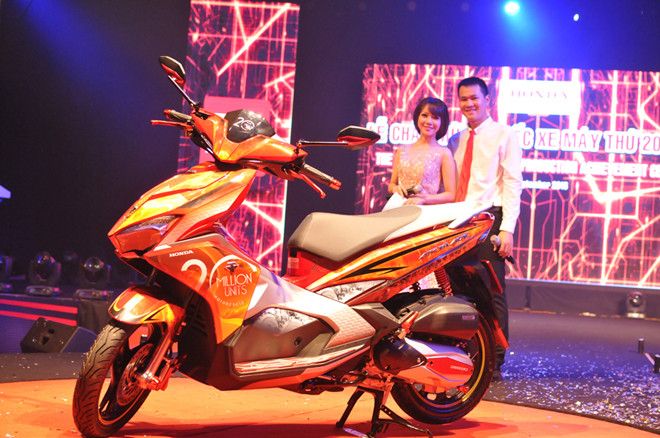 Chiếc xe máy thứ 20 triệu được lăn bánh xuất xưởng là Air Blade
