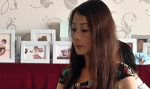 Bà Nga bị bắt giữ ngày 27/4/2013 tại phòng làm việc trong Bệnh viện Quốc tế Vũ Anh. Ảnh: C. A. 