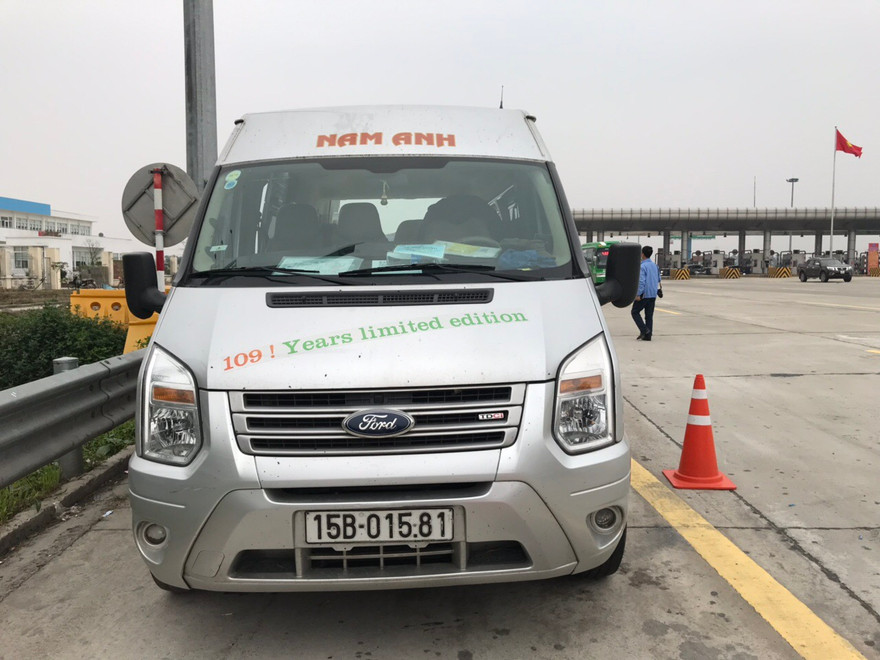 Xe khách 15B-01581 bị tổ công tác của Bộ Công an tạm giữ sau khi tài xế bị phát hiện dương tính với ma túy