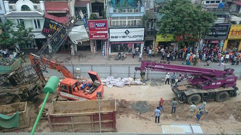 Hiện trường vụ sập cần cẩu dự án đường sắt Nhổn – ga Hà Nội. Ảnh: Thanh Hà