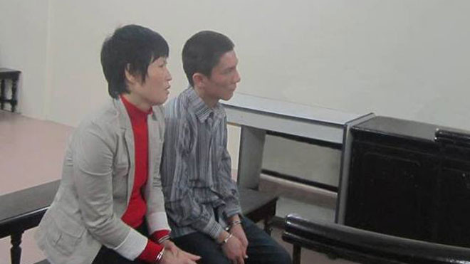 Cặp đôi Đỗ - Kiên trong giờ chờ nghị án