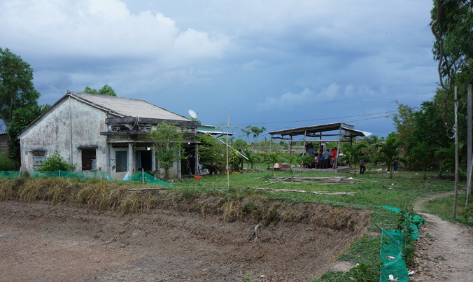Ngôi nhà của cha ông Tiêu Văn Lợi cho mượn ở nuôi tôm thành chỗ tự sát.