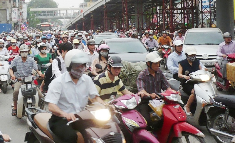 Các quận trung tâm sẽ có kế hoạch hạn chế xe máy trước. Ảnh: T.Đảng