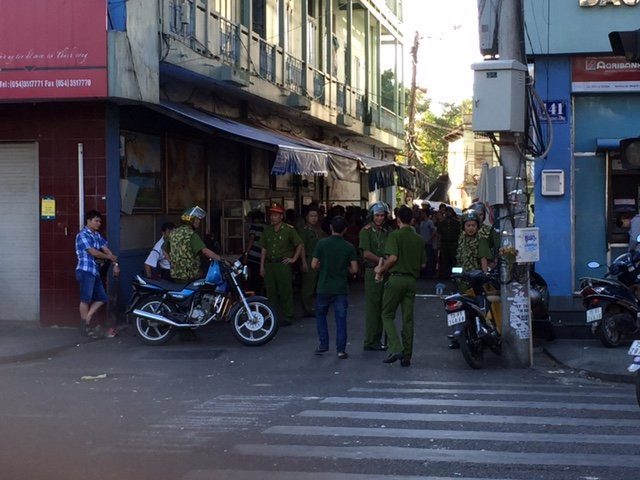 Nhắc nhở nhóm thanh niên ăn nhậu ồn ào, 2 công an bị chém gục