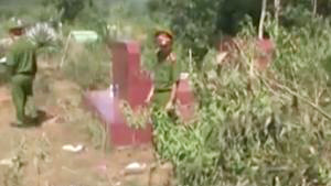 Thiếu nữ bị cưỡng bức trong nghĩa địa