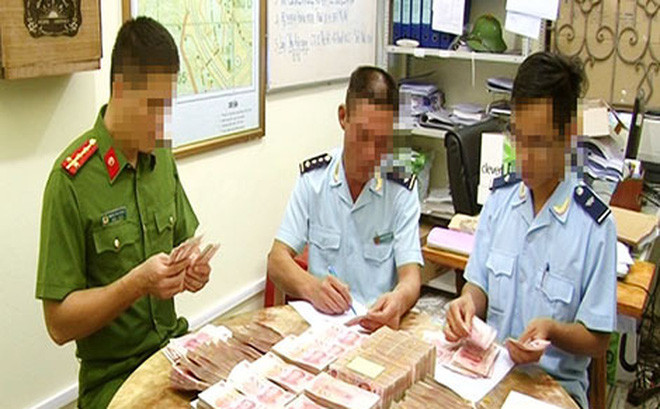 Người đàn ông vứt 3 tỷ đồng bỏ chạy khi thấy công an