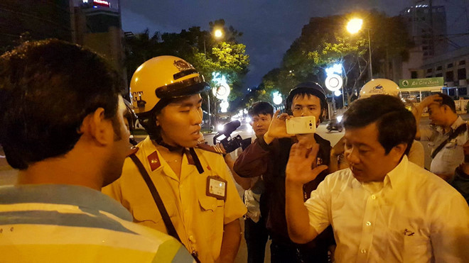 Ông Đoàn Ngọc Hải xin lỗi 2 du khách sau vụ họ bị cướp