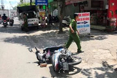 Cảnh sát khám nghiệm hiện trường