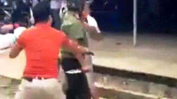 Mâu thuẫn cá nhân, một chiến sĩ công an bị đâm tử vong