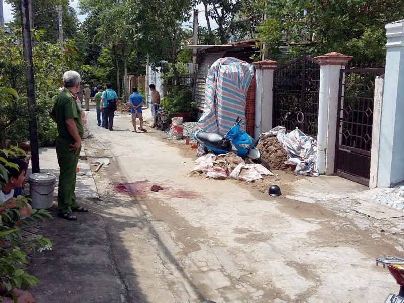 Chặn người đi xe máy đâm tử vong