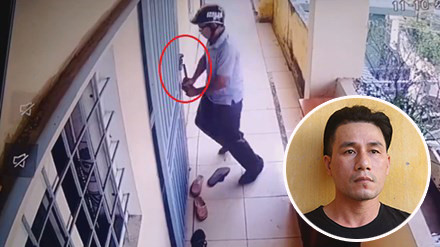 Tên trộm bị bố con chủ nhà tóm gọn