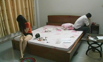 Cơ quan công an bắt quả tang đôi nam nữ đang mua bán dâm