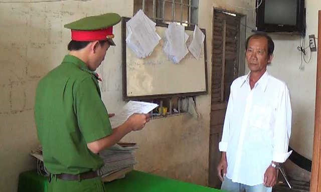 Nghi phạm bị bắt giam để điều tra