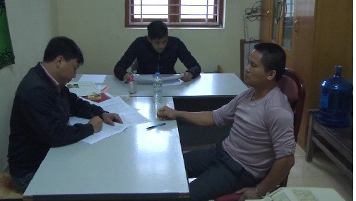 Đối tượng Bùi Kim Hiền tại cơ quan công an. Nguồn: Đài Phát thanh và Truyền hình Hưng Yên