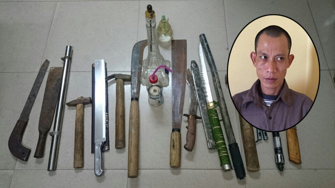 Đối tượng Nguyễn Thiện Chiến và số dao kiếm, dụng cụ sử dụng ma tuý thu được tại nhà