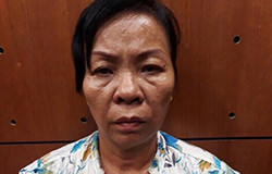 Người phụ nữ tại cơ quan điều tra