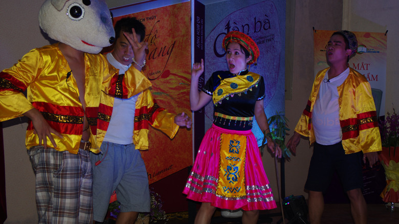 Trình diễn truyện ngắn "Con dê bốn mắt"