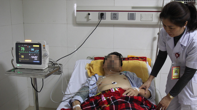 Các bác sỹ cho biết, nếu sống quãng đời còn lại, ông Phú có thể sẽ sống đời thực vật.