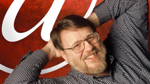 Ray Tomlinson, cha đẻ của thư điện tử, qua đời ở tuổi 74.