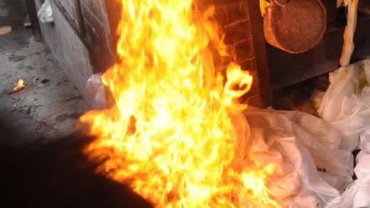 Rama Kunwar bị người nhà thiêu sống vì tự ý kết hôn. Ảnh: EAP