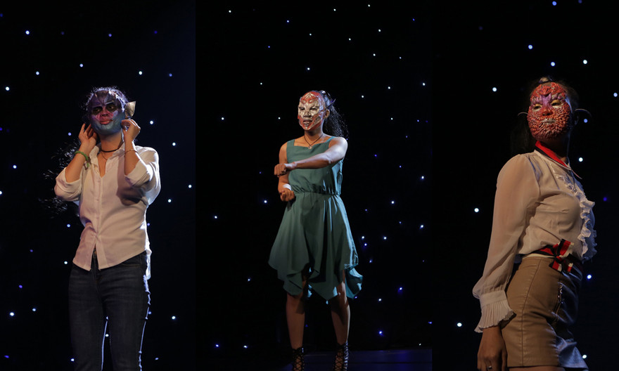 Một trong ba cô gái khiến người chơi chính choáng vàng vì hoàn cảnh gia đình