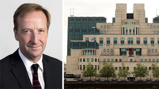 Tân Tổng Giám đốc Alex Younger và tòa trụ sở bề thế của MI-6 ven bờ sông Thames.