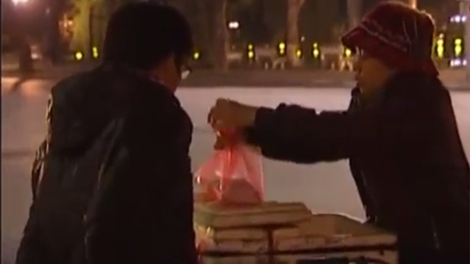 Những mảnh đời mưu sinh trong đêm giá rét