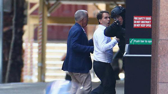 [VIDEO]: Ba con tin đầu tiên thoát khỏi kẻ bắt cóc ở Sydney