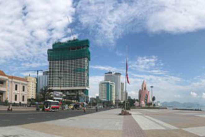 Các dự án condotel đang xây dựng rầm rộ ở TP Nha Trang, tỉnh Khánh Hòa.