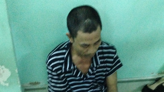 Tùng bị bắt tại công an.