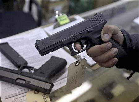 Khởi tố kẻ cướp súng trong trụ sở công an