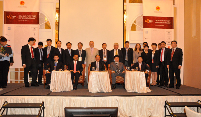 Hội nghị xúc tiến đầu tư Dự án đường cao tốc Dầu Giây - Phan Thiết tại singapore