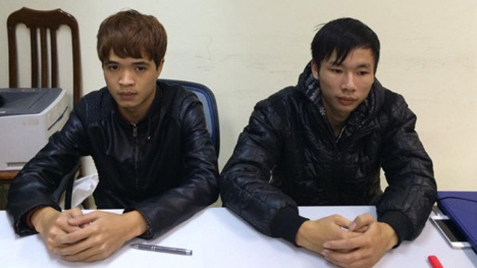 Hai đối tượng Hiến và Thành tại cơ quan Điều tra.