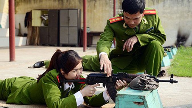 Thí sinh cận thị được thi vào công an.