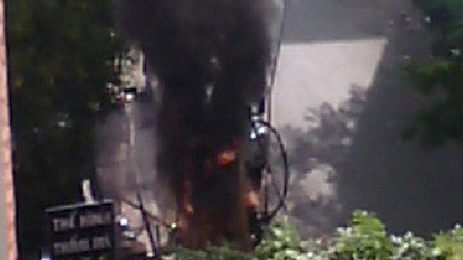 Trạm biến áp bất ngờ phát nổ, nhiều người hoảng loạn