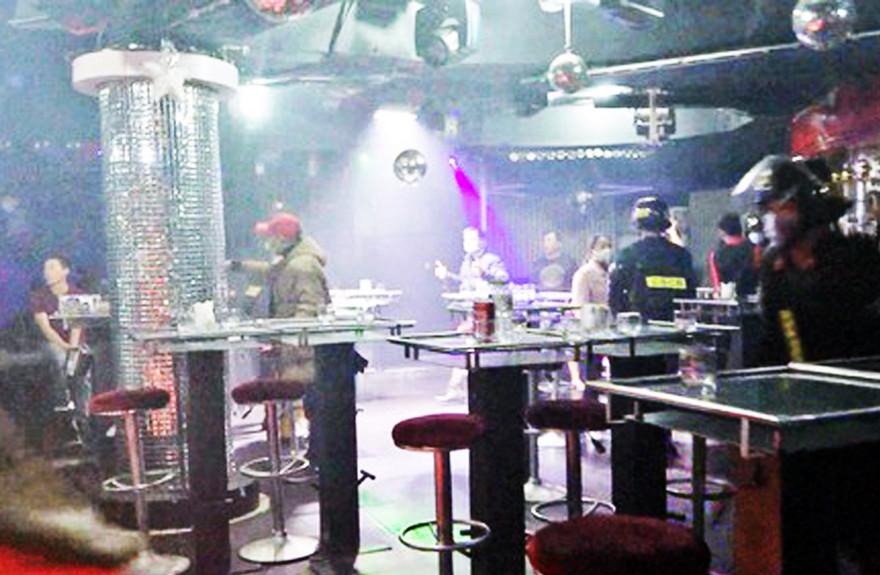 Lực lượng chức năng kiểm tra bar V-Club