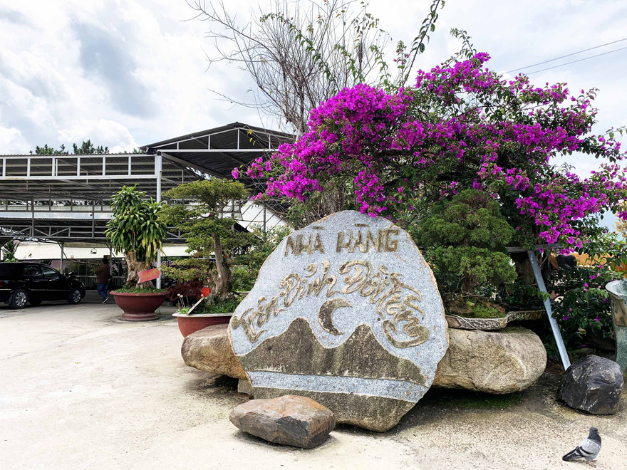 Nhà hàng trên đỉnh đồi thuộc nội ô Đà Lạt