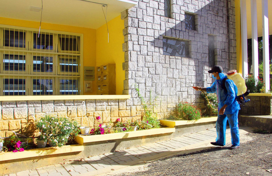 Khử trùng, diệt khuẩn tại ĐH Đà Lạt