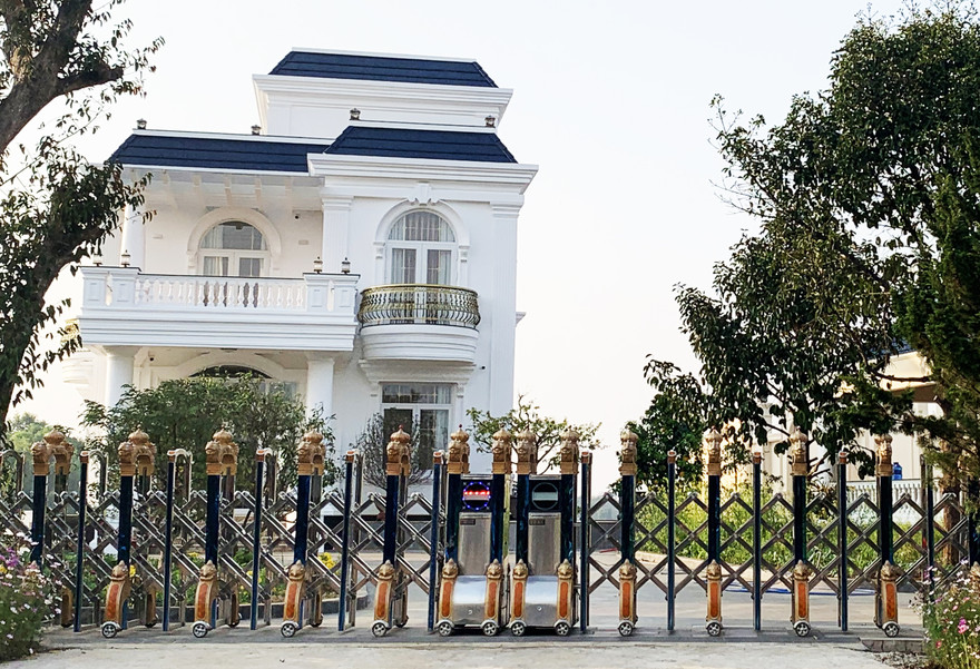 Căn biệt thự không phép đồ sộ ở mặt tiền đường Lý Thường Kiệt