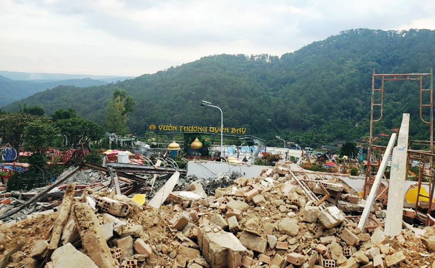 Tháo dỡ Vườn Thượng uyển bay
