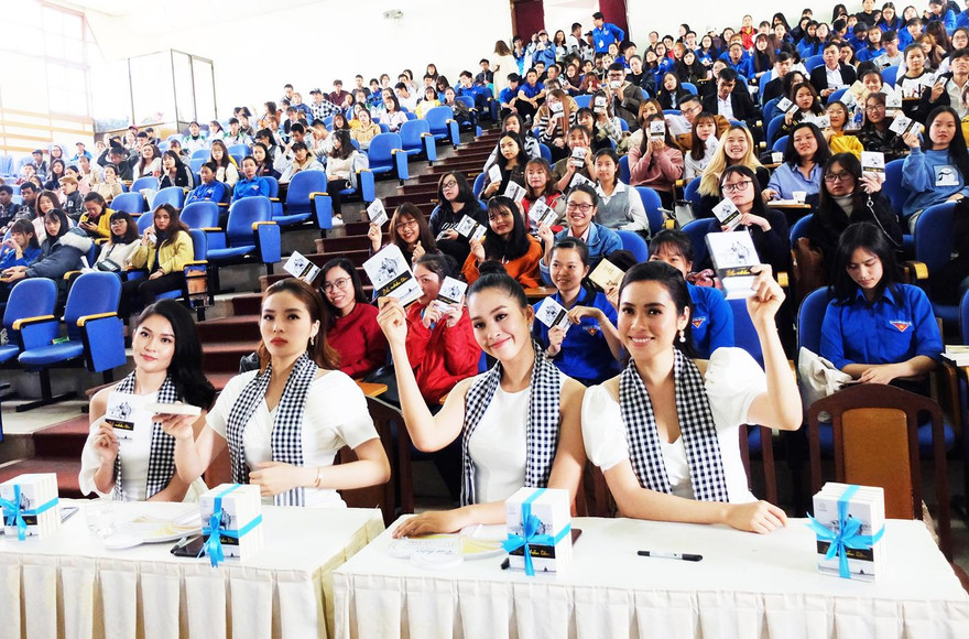 Các hoa hậu, á hậu đồng hành cùng "Hành trình từ trái tim"