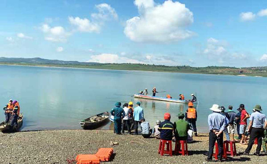 Tìm kiếm các HS bị mất tích