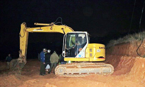 Bắt quả tang vụ san ủi đất rừng ở Phường 10, Đà Lạt