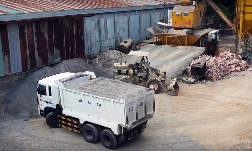 Trạm trộn bê tông hoạt động suốt ngày dù chưa có kế hoạch bảo vệ môi trường