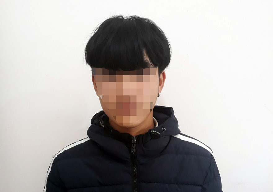 nam thiếu niên Trần Nông Anh D.