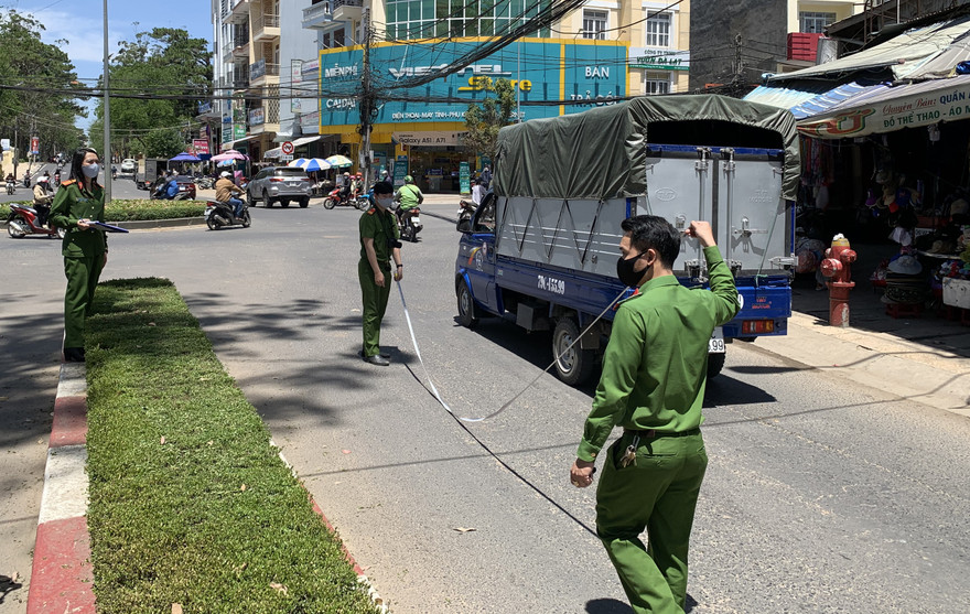 Cơ quan chức năng dựng hiện trườn