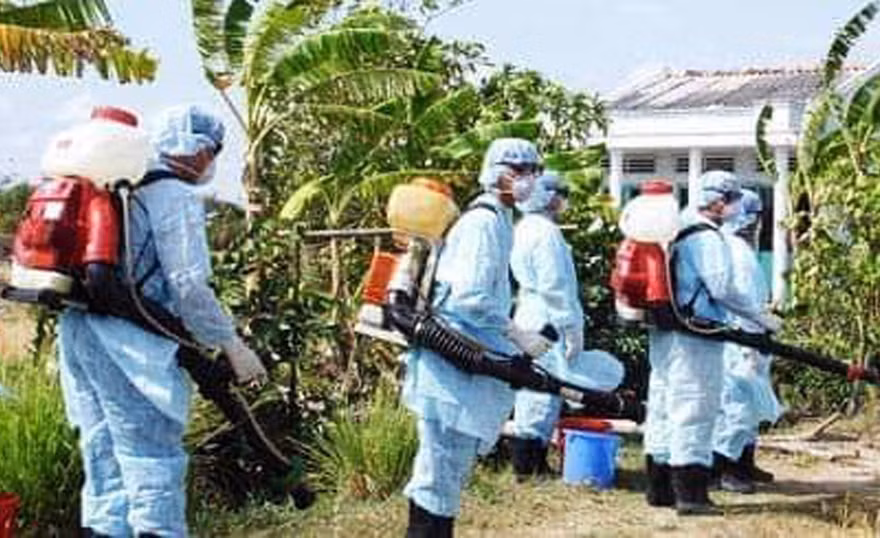 Phun hóa chất khử khuẩn môi trường