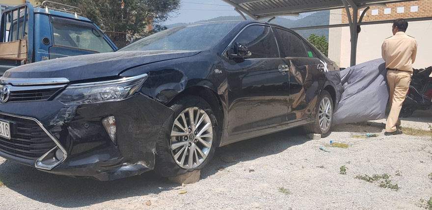 Chiếc ô tô bị Công an huyện Đơn Dương tạm giữ 