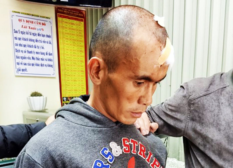 Văn Đức Khánh tại hiện trường vụ cướp